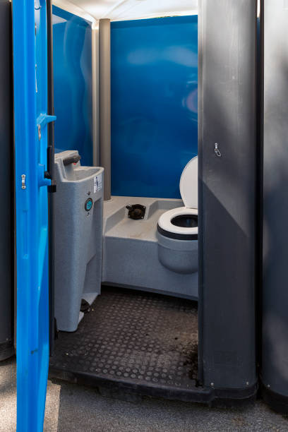 Portable Toilet Options We Offer in Bridgeview, IL